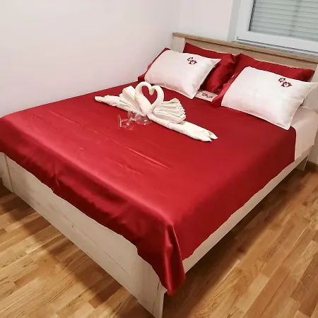 Stan Na Dan Apartman Vidovic アパート ドボイ